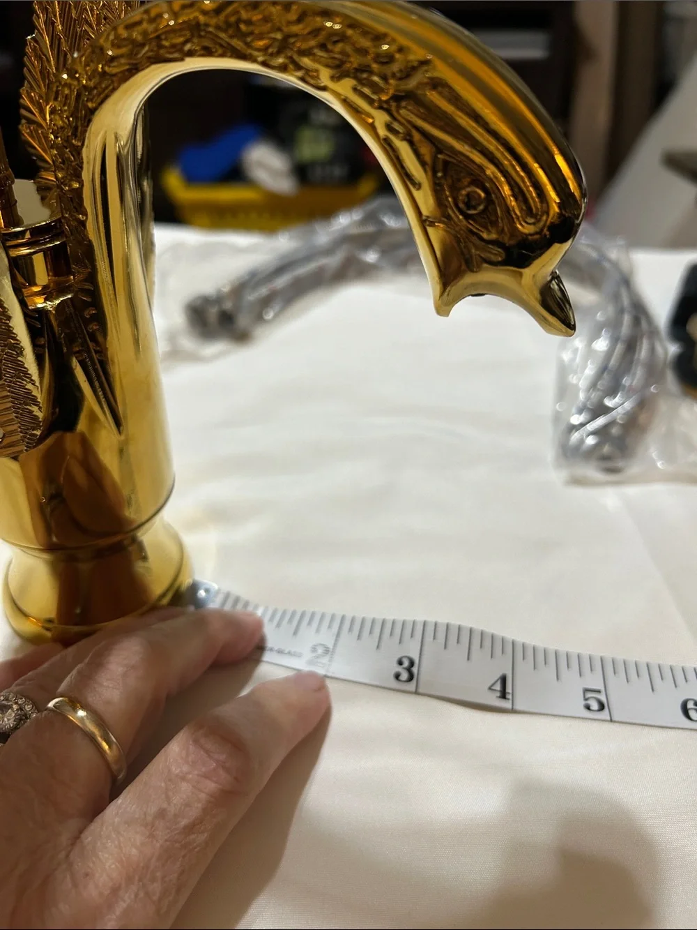 Luxury Gold Swan Bathroom Faucet - Ornate Single-Handle Vanity Tap
